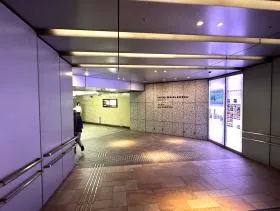 当ビル内から駅方向