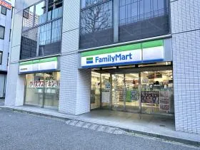 ファミリーマート