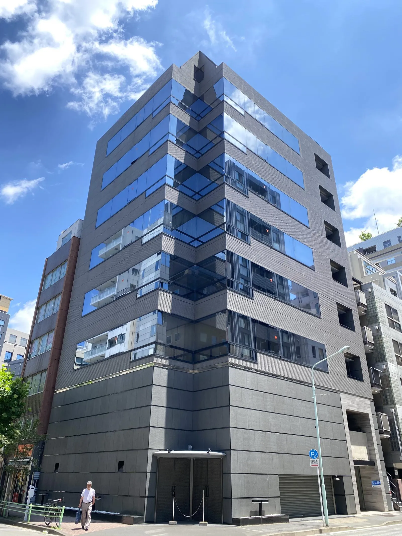 +SHIFT GINZA EASTの外観写真