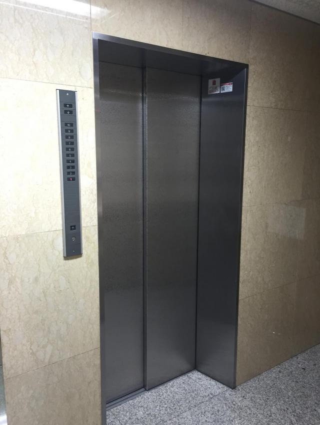 東京都中央区銀座1