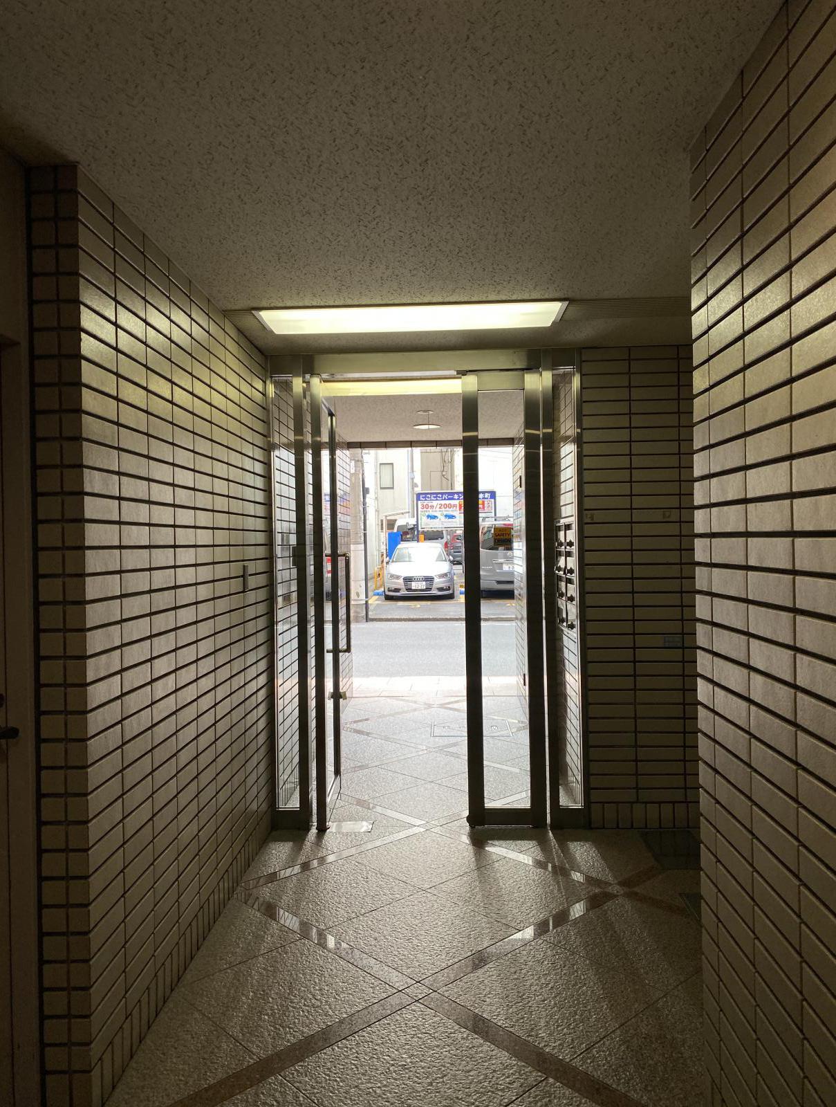 東京都千代田区岩本町