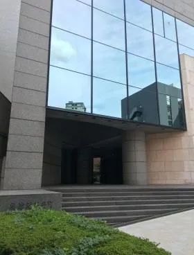 泉館紀尾井町ビルの外観