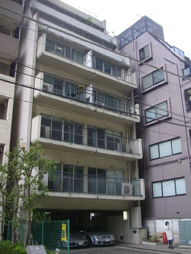 元赤坂マンションの外観写真
