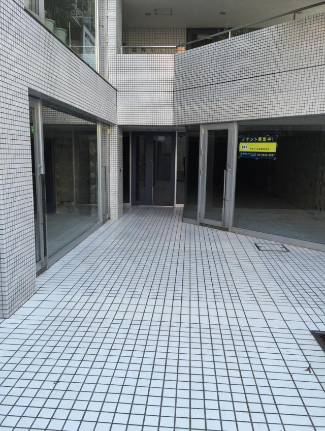 東京都渋谷区千駄ヶ谷1