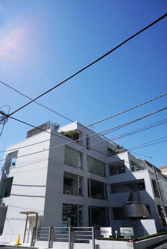 東京都渋谷区千駄ヶ谷1