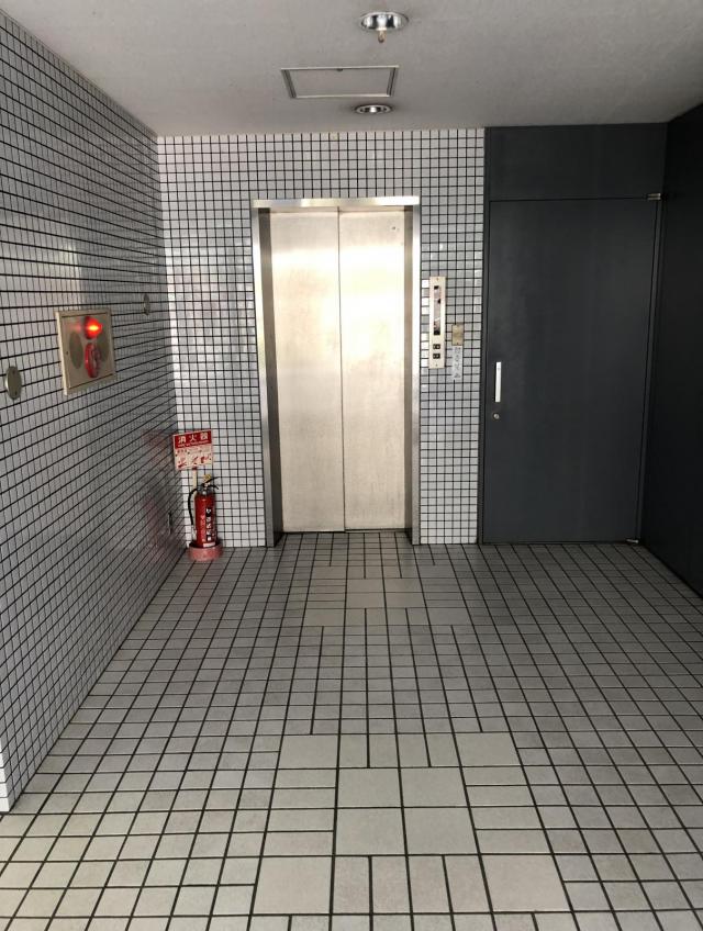 東京都渋谷区千駄ヶ谷1