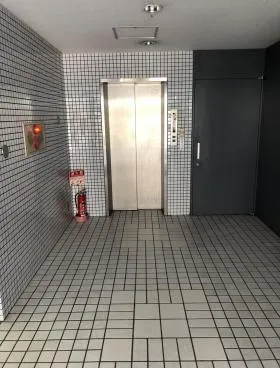 佳秀ビルの外観