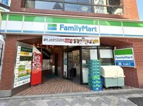 ファミリーマート