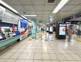 六本木駅（東京メトロ日比谷線・都営大江戸線）