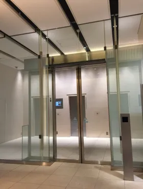アークヒルズフロントタワーRoPの外観
