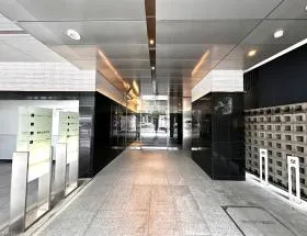アトム麹町タワーの外観