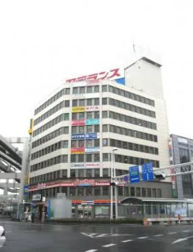 千葉駅前ビルの外観