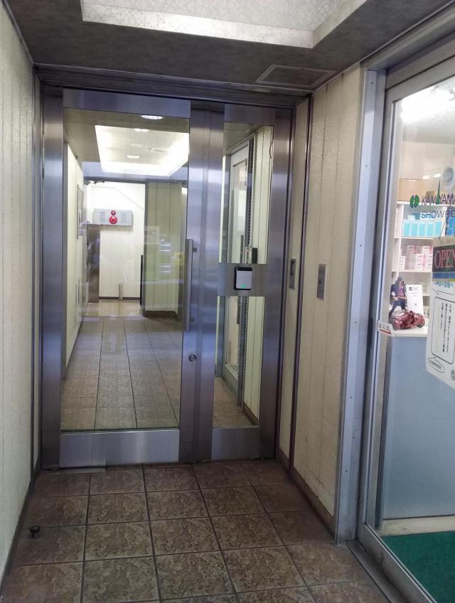 東京都港区新橋3