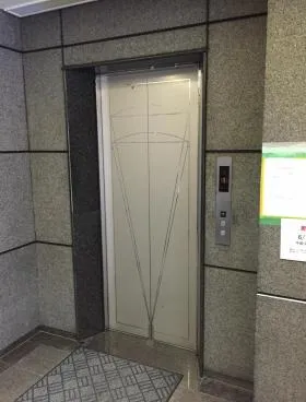 ポワソンブルービルの外観