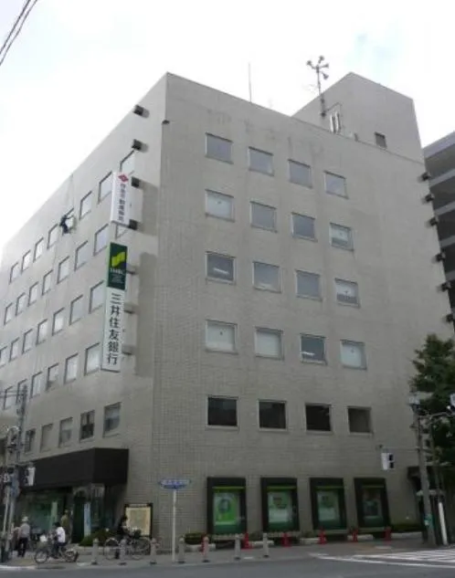 三井住友銀行都立大学駅前ビルの外観写真
