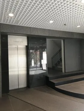 COLOR・US銀座東(旧金鵄ビル)の外観