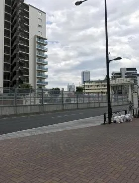 FLOOR AND WALLS中野坂上の外観