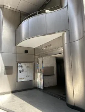 THE CROSS SHIBUYA(旧:MAC渋谷)ビルの外観