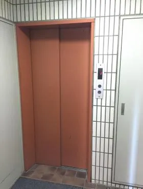 Biz Feel Hatchobori(旧:三雄舎)ビルの外観
