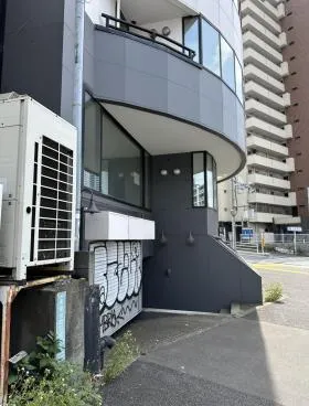 青葉台四丁目ビルの外観