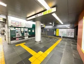 新宿西口駅（都営大江戸線）