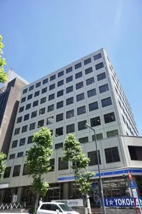 横浜東芝ビルの外観