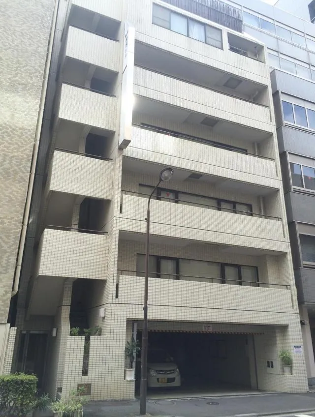 麹町保坂ビルの外観写真