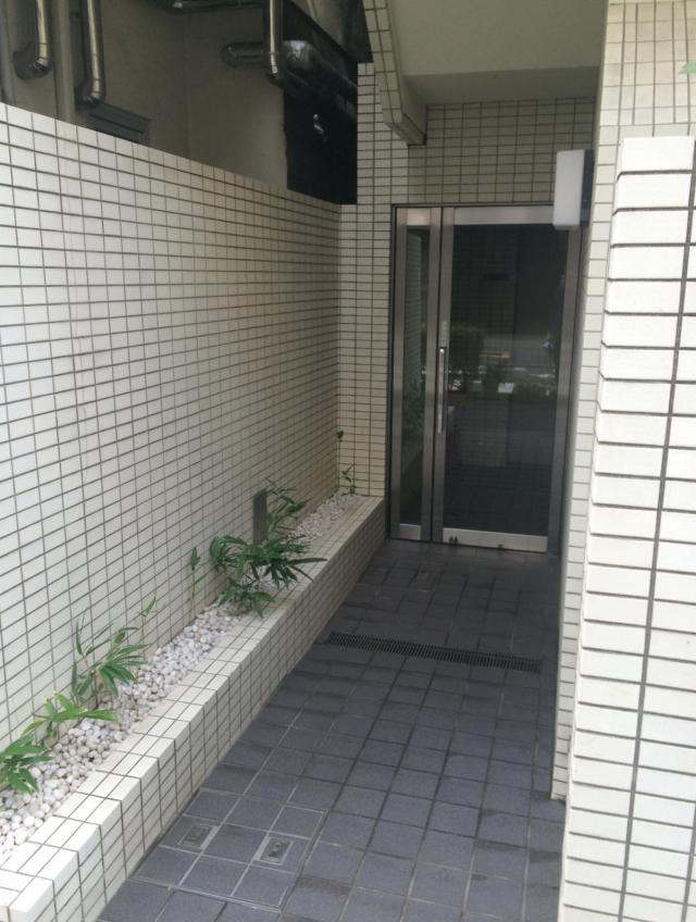 東京都千代田区麹町1