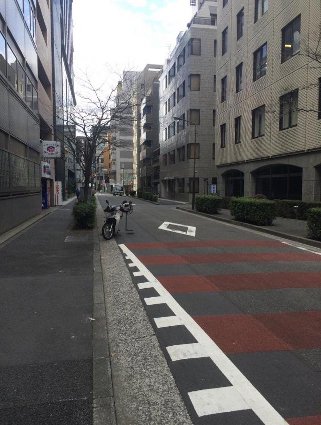 東京都千代田区麹町1