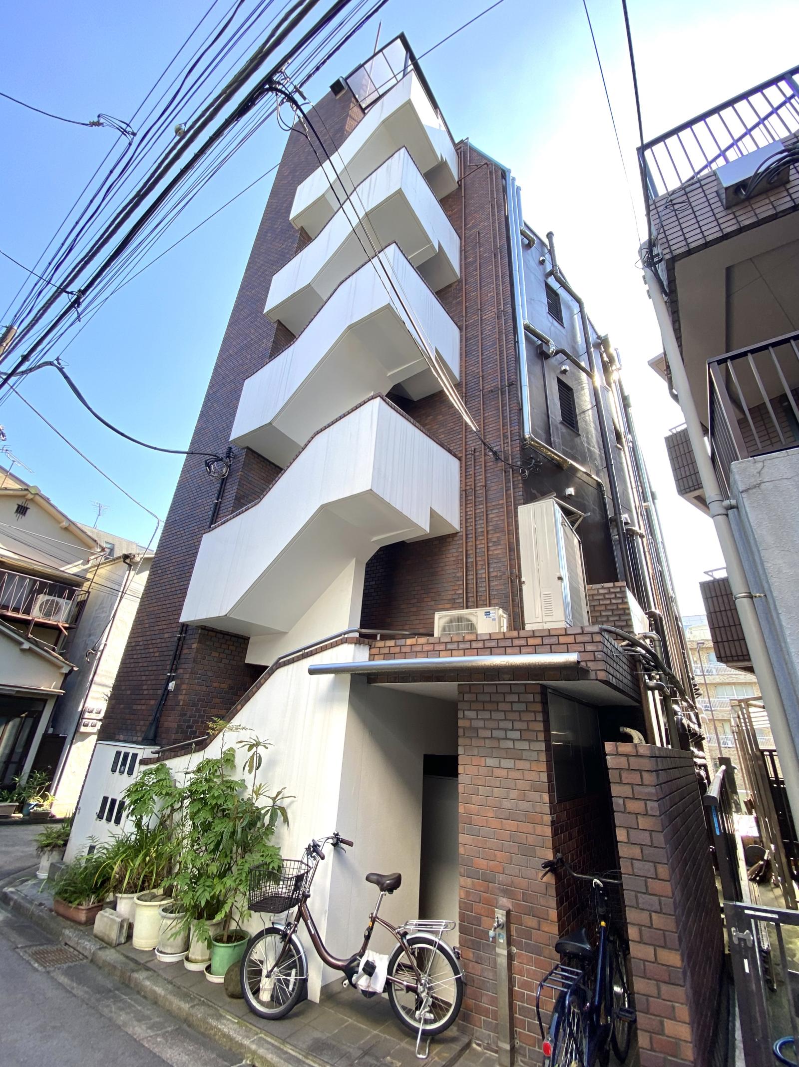 東京都新宿区市谷台町