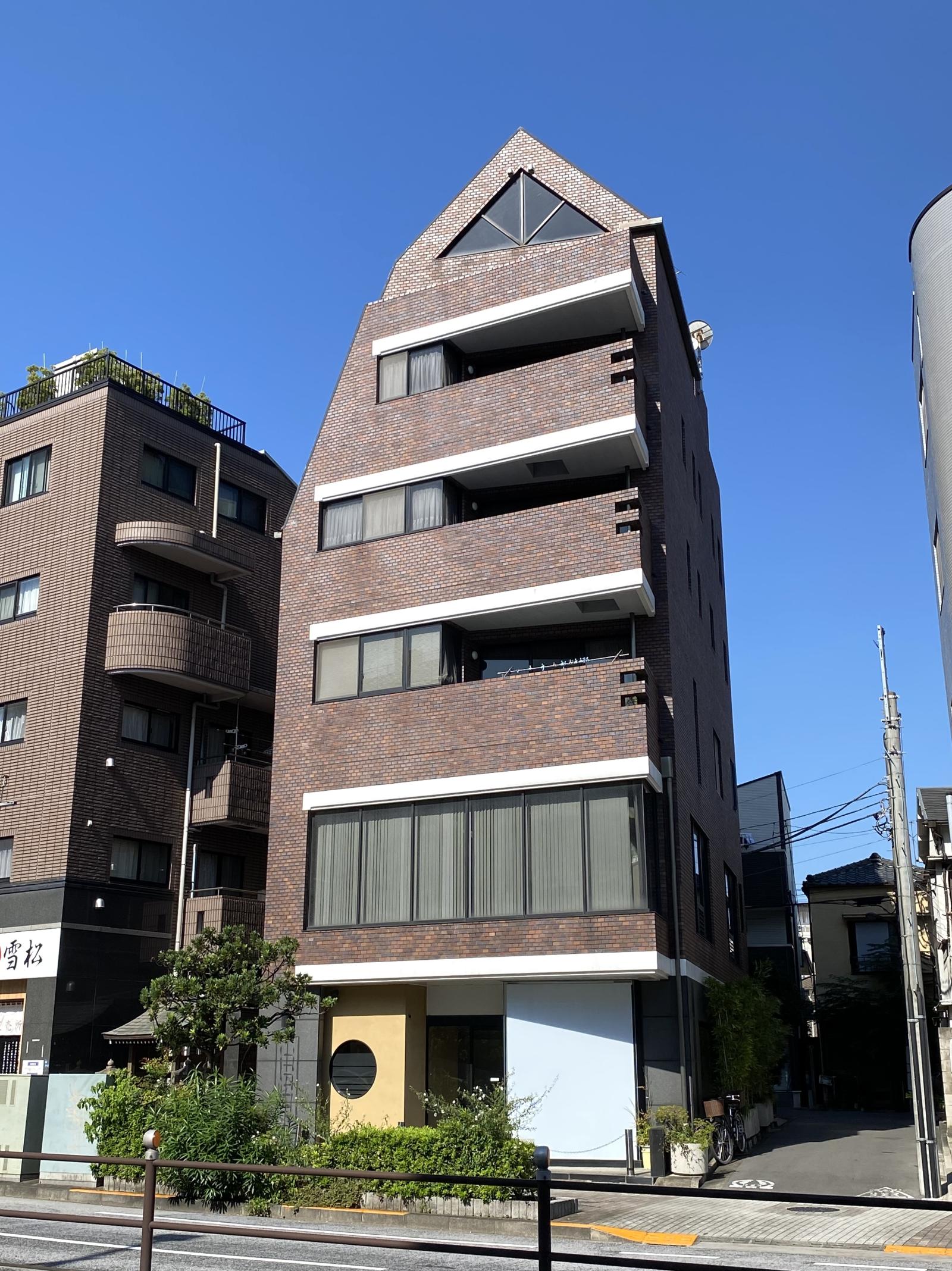 東京都新宿区市谷台町