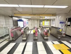 新宿御苑前駅（東京メトロ丸ノ内線）
