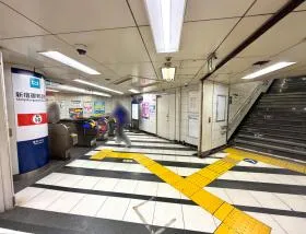 新宿御苑前駅（東京メトロ丸ノ内線）