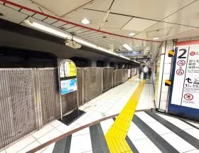 新宿御苑前駅（東京メトロ丸ノ内線）