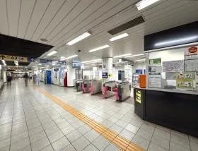 人形町駅（都営浅草線・東京メトロ日比谷線）