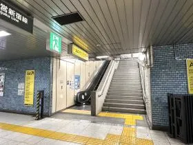 A4出入口を目指す