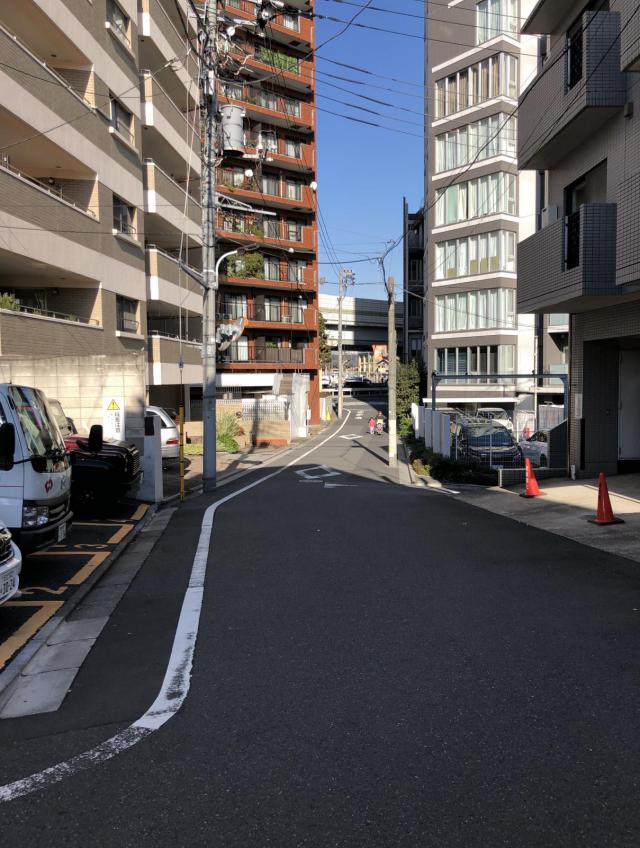 東京都港区南青山7