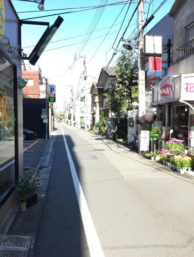 東京都新宿区四谷3