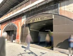 烏森口から出る