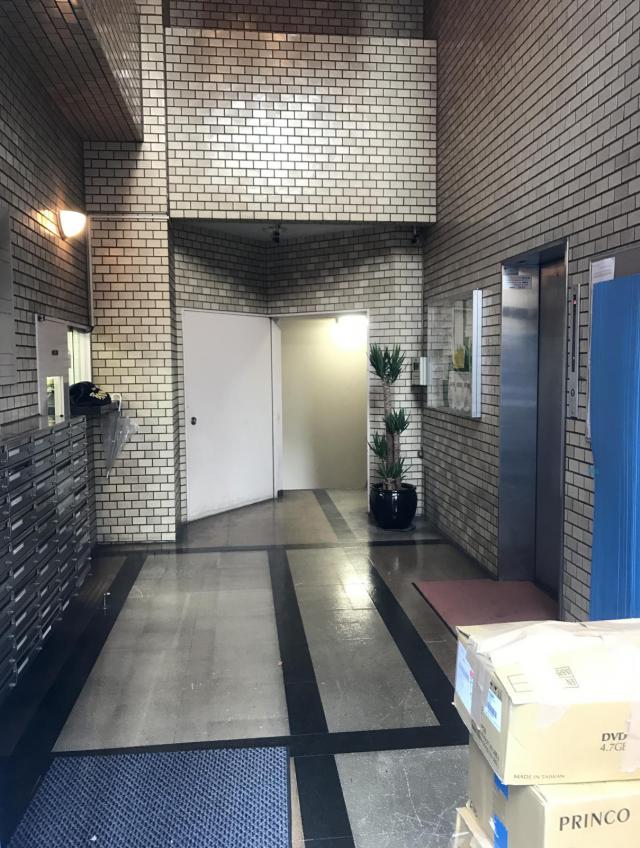 東京都新宿区大久保1