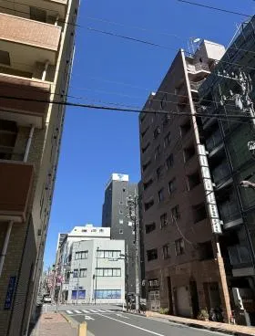 ピラミッドビルの外観