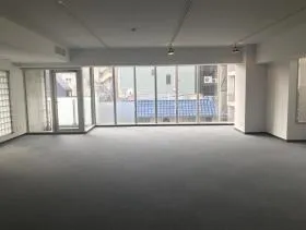 ユニマットハイダウェイビルの外観
