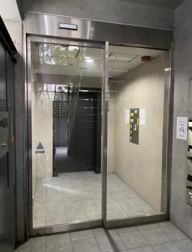 ユニマットハイダウェイビルの外観