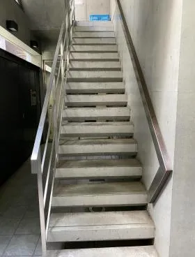 ユニマットハイダウェイビルの外観