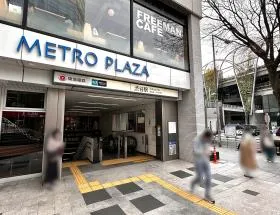 B1出入口から地上に出る