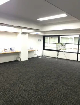 サンブリヂ小川町ビルの外観