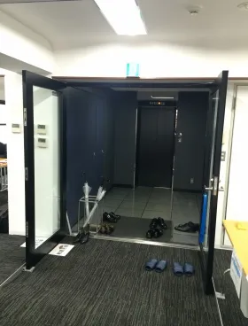 サンブリヂ小川町ビルの外観