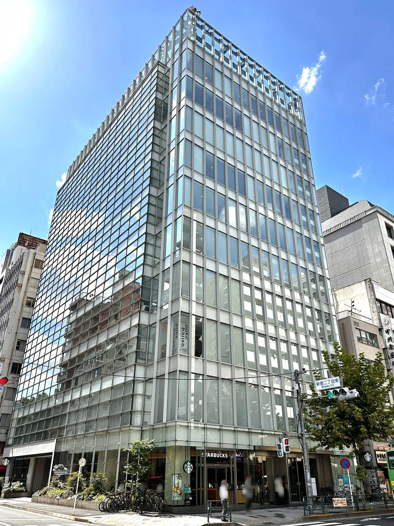 CROSS COOP新宿AVENUEビルの外観写真