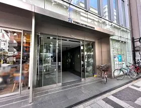 CROSS COOP新宿AVENUEビルの外観