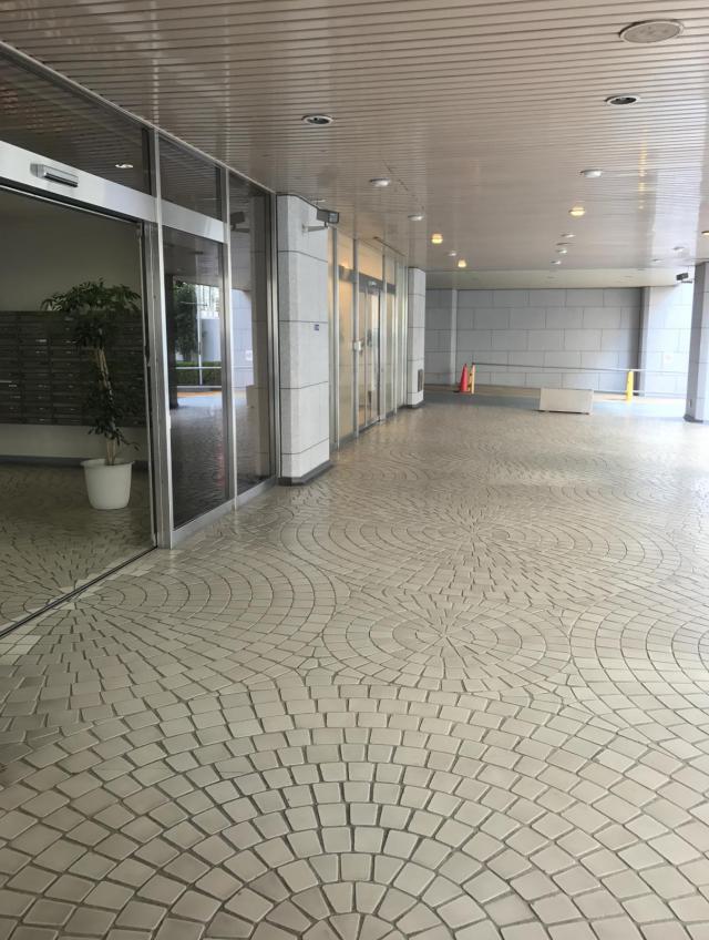 東京都港区南青山5
